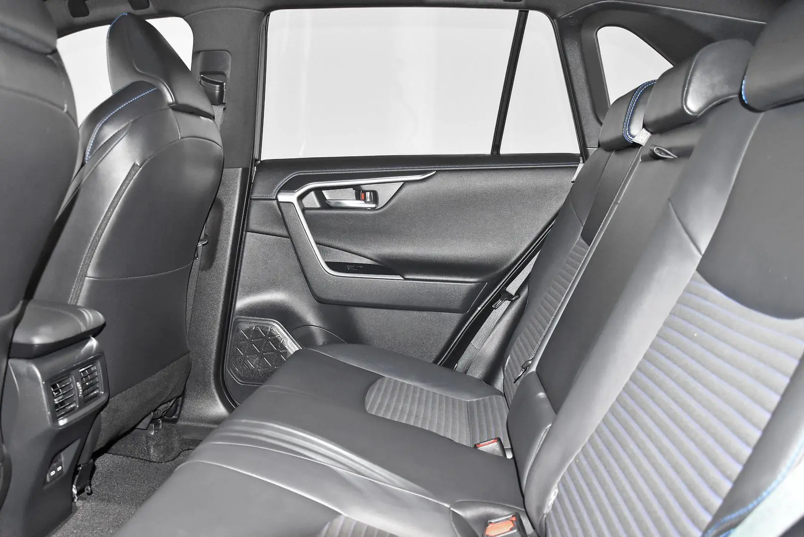 2023 Toyota RAV4 Gallery Image 19