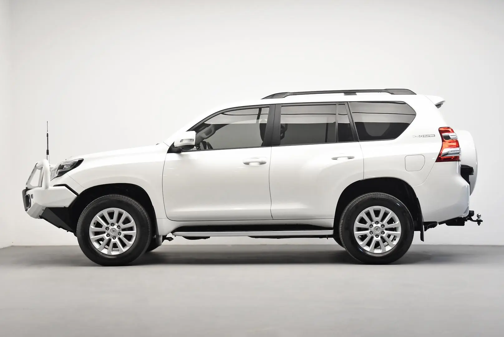 2016 Toyota Landcruiser Prado Gallery Image 4