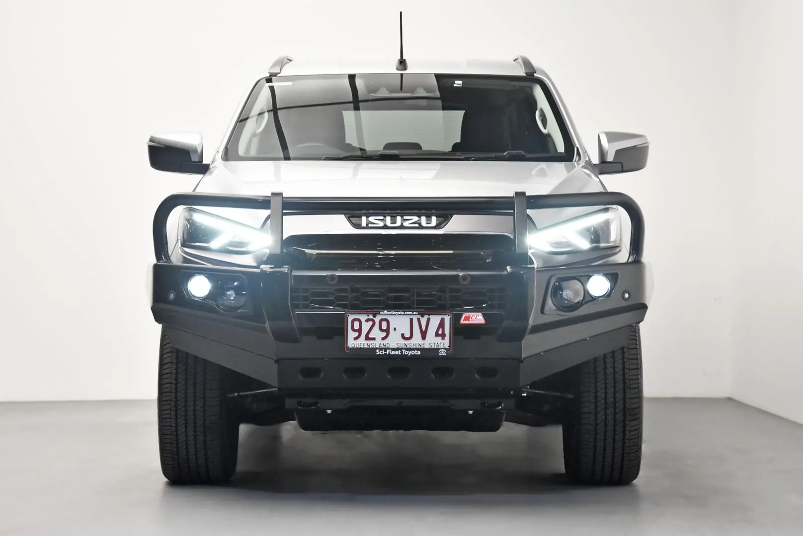 2023 Isuzu Mu-X Gallery Image 2