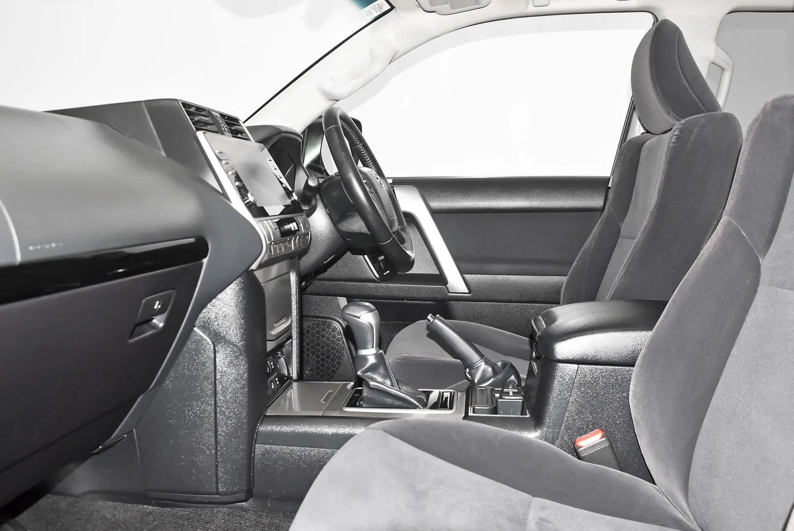 2023 Toyota Landcruiser Prado Gallery Image 16