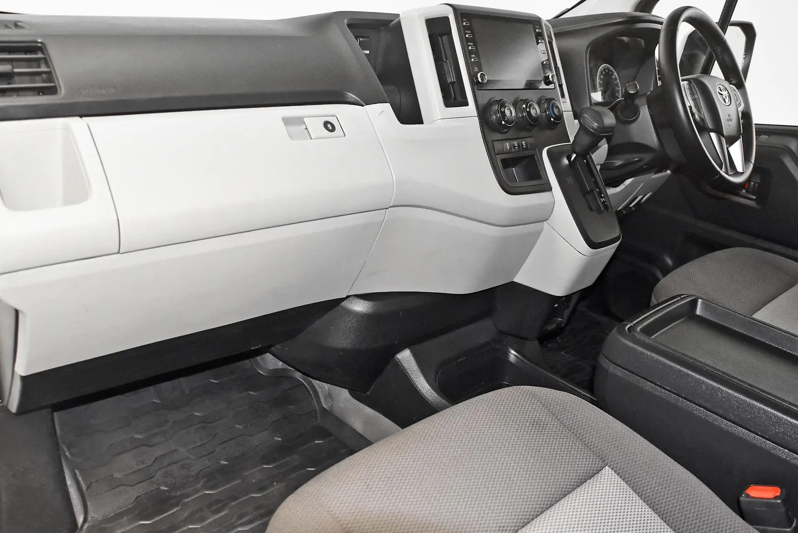 2021 Toyota Hiace Gallery Image 15