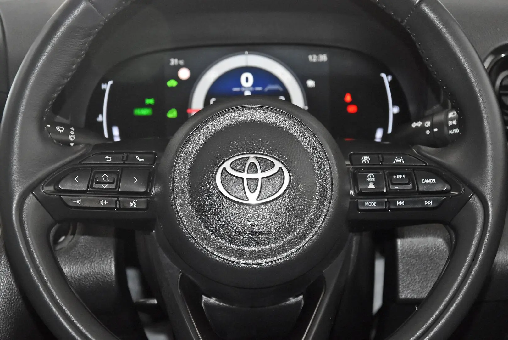 2025 Toyota Yaris Cross Gallery Image 17