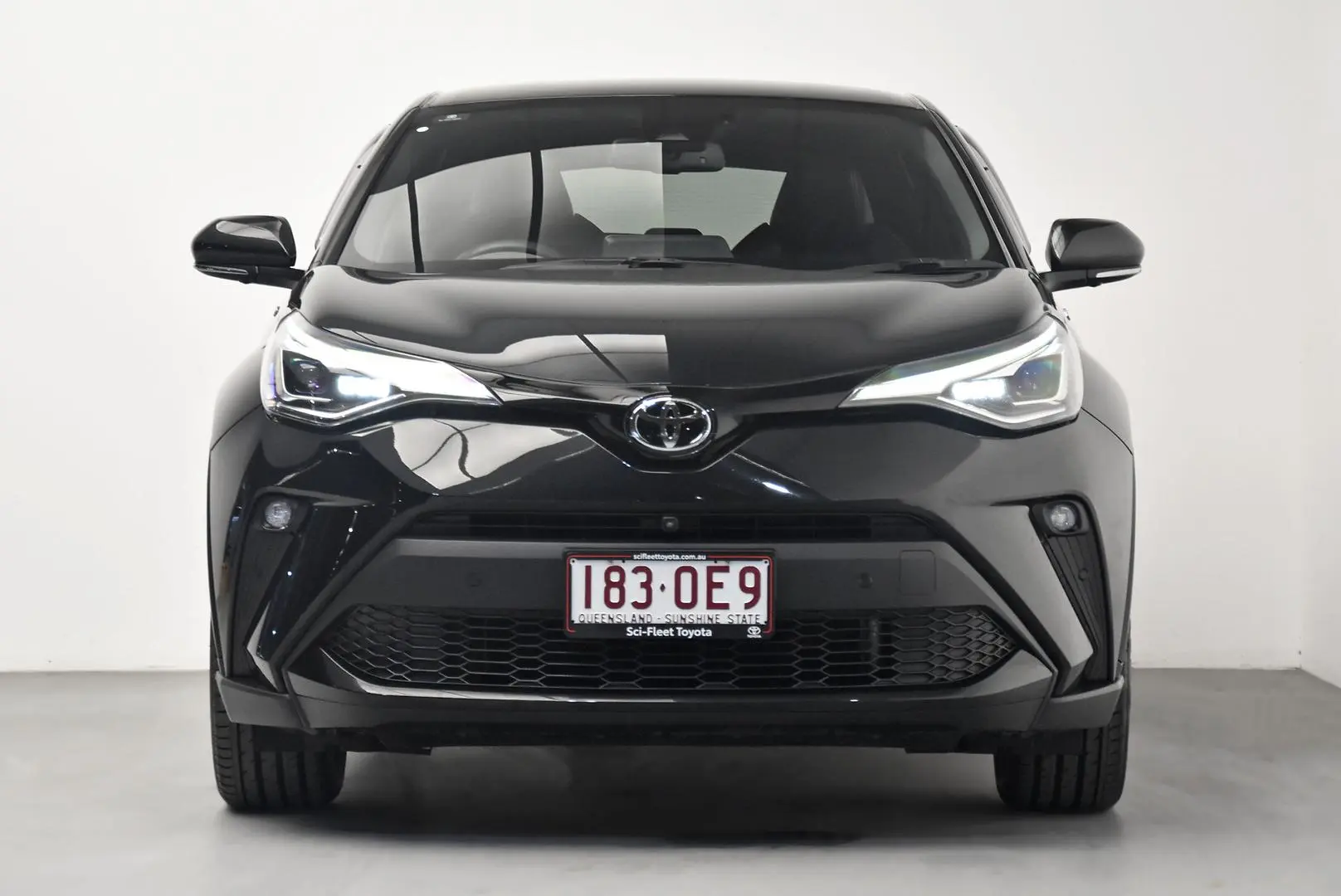 2022 Toyota C-HR Gallery Image 2