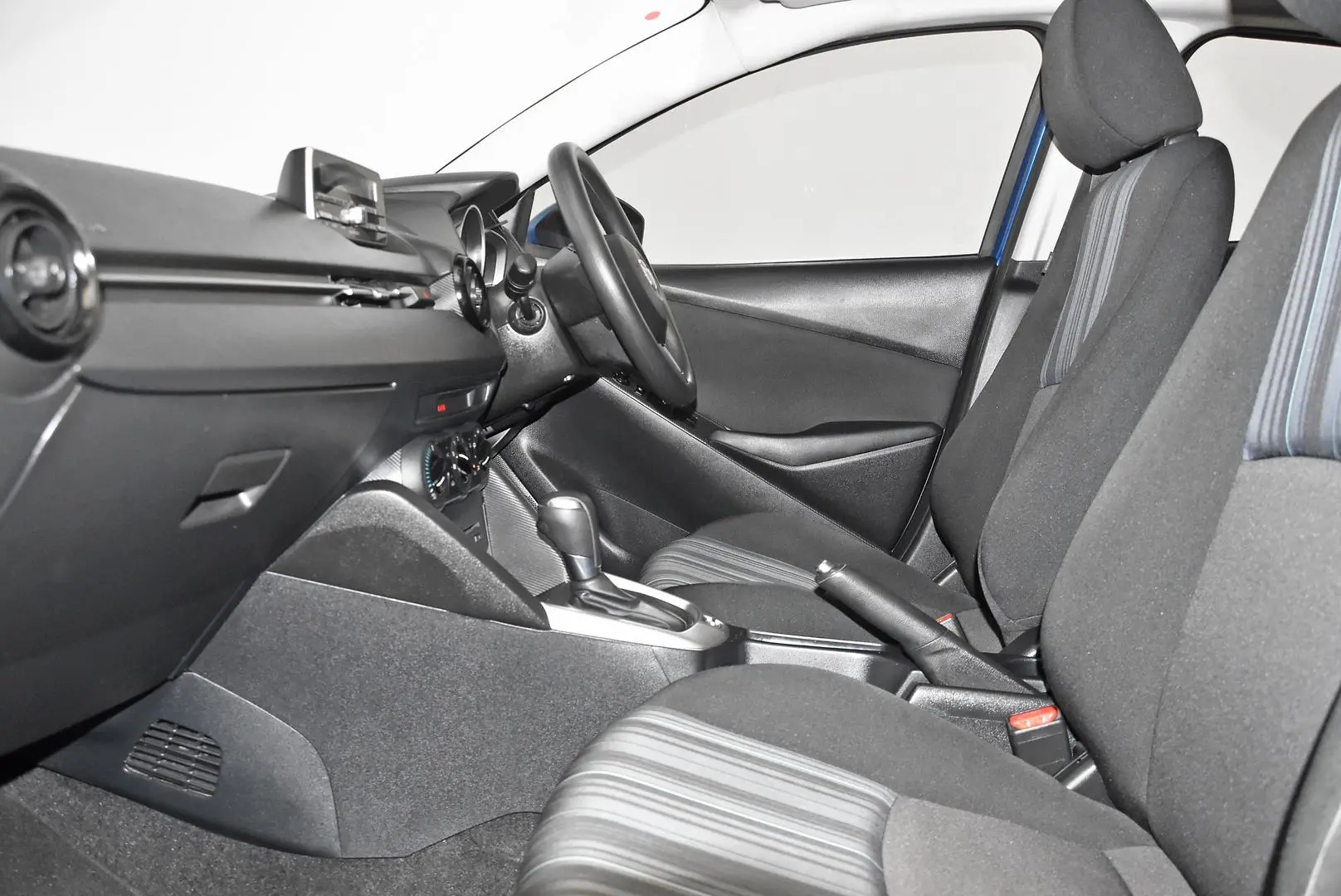 2015 Mazda 2 Gallery Image 16