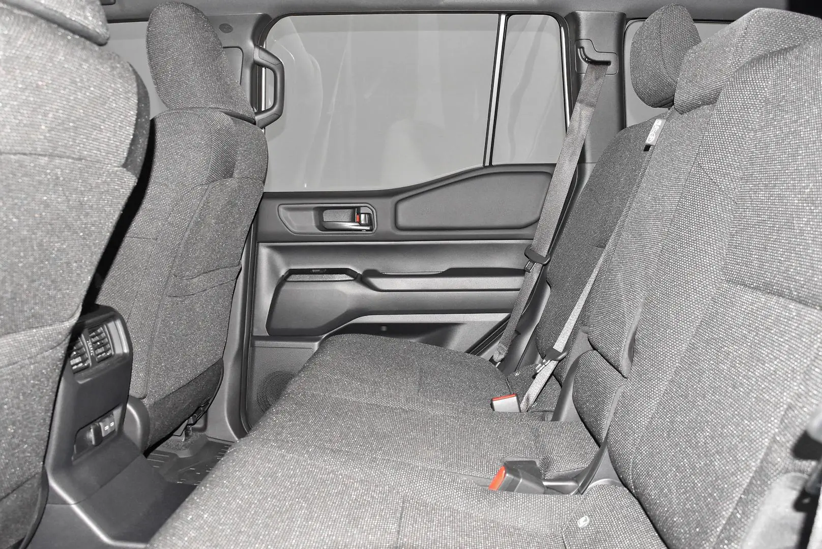 2025 Toyota Landcruiser Prado Gallery Image 19