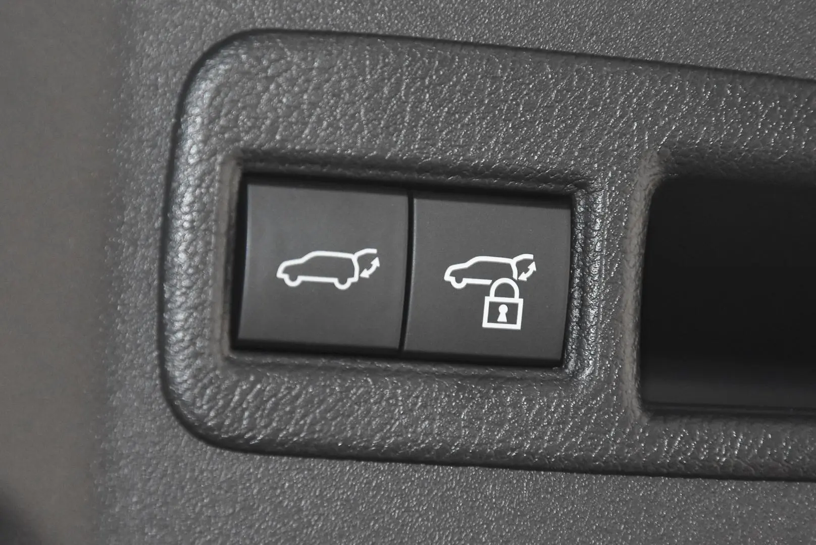 2024 Toyota bZ4X Gallery Image 21