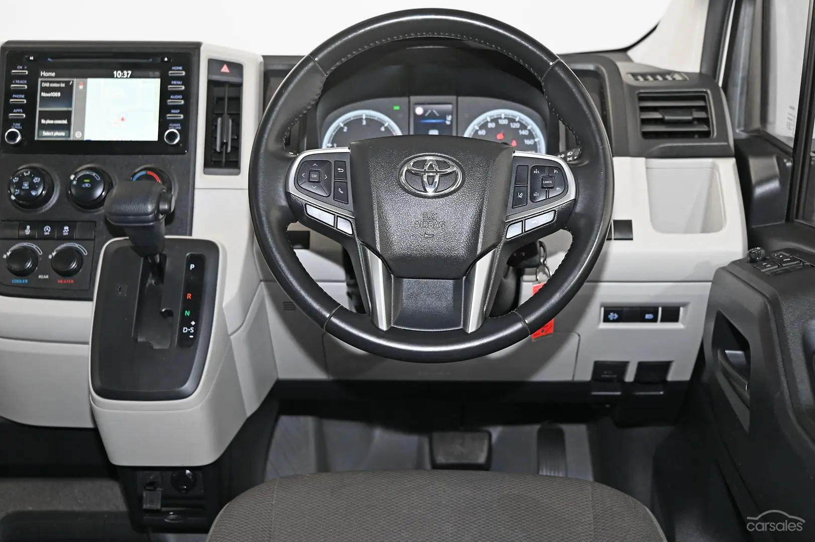 2020 Toyota Hiace Image 14