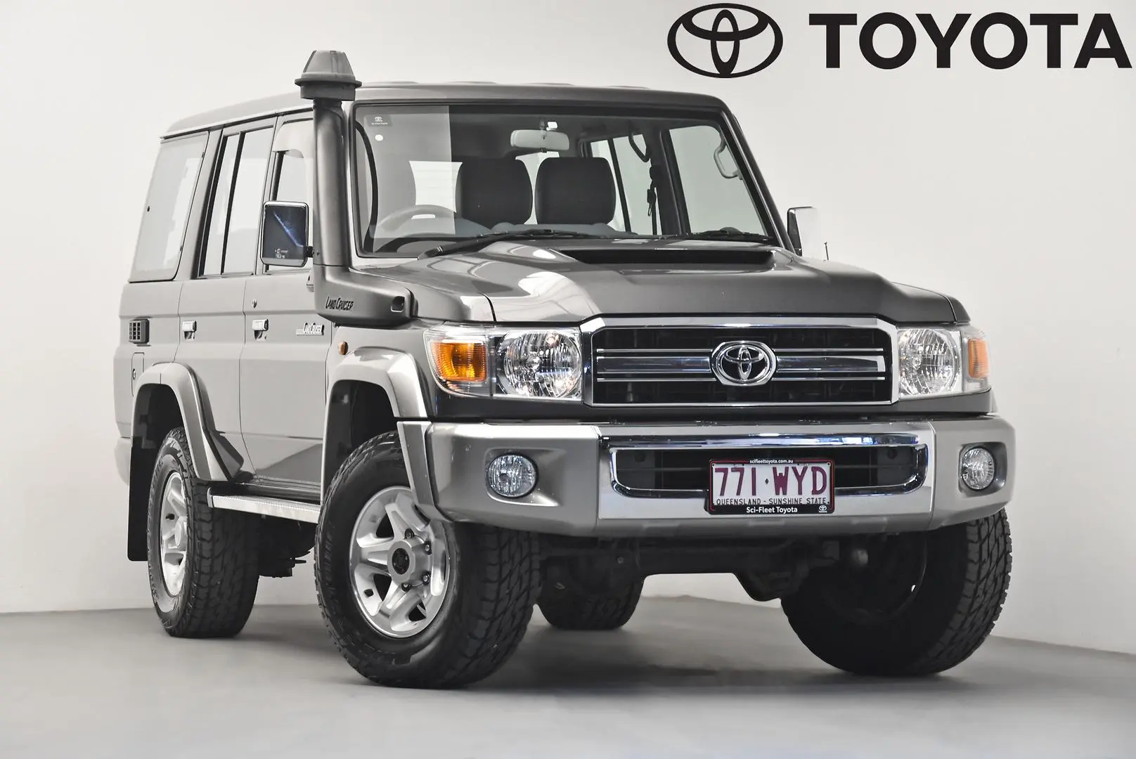 2016 Toyota Landcruiser Gallery Image 1