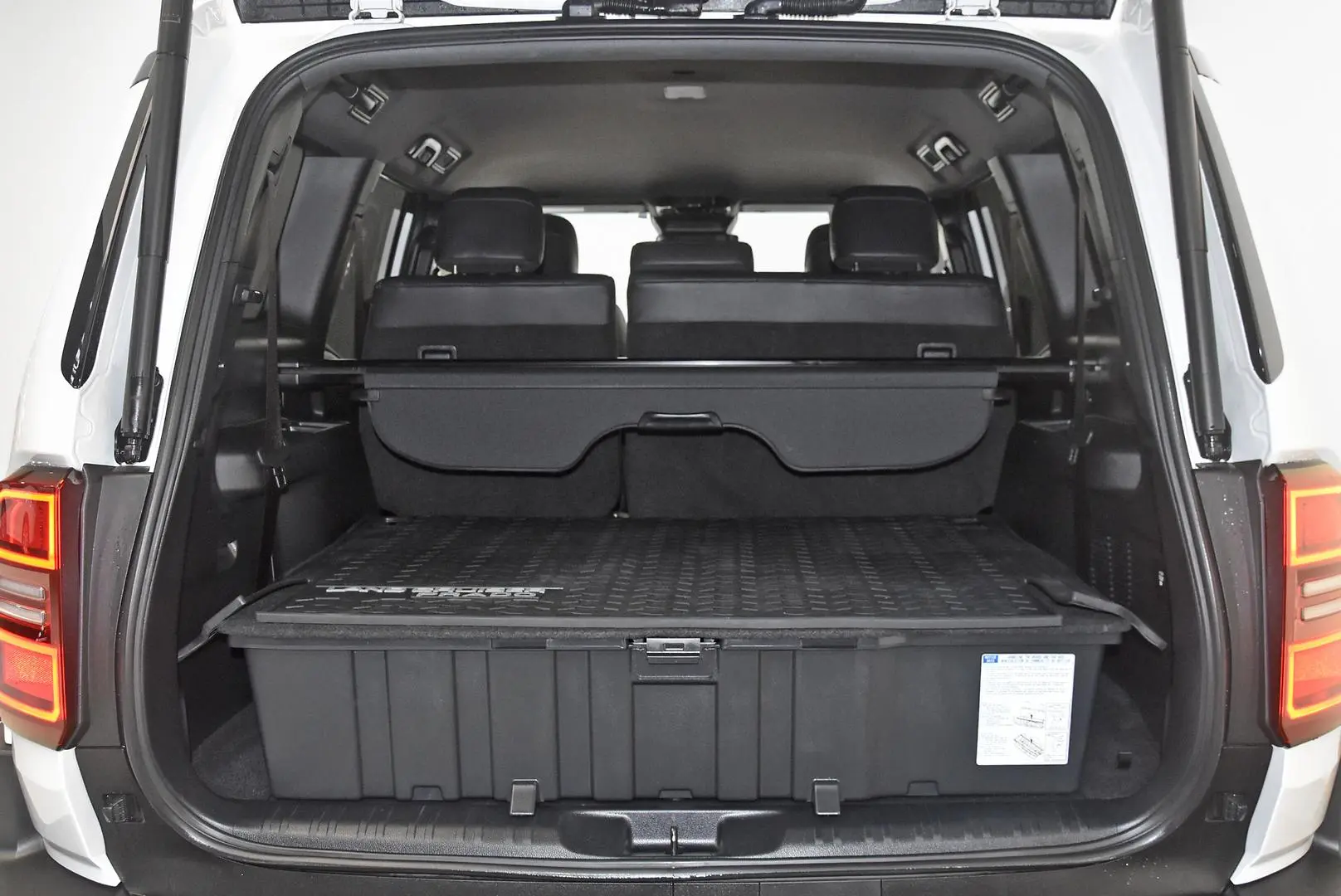 2025 Toyota Landcruiser Prado Gallery Image 21