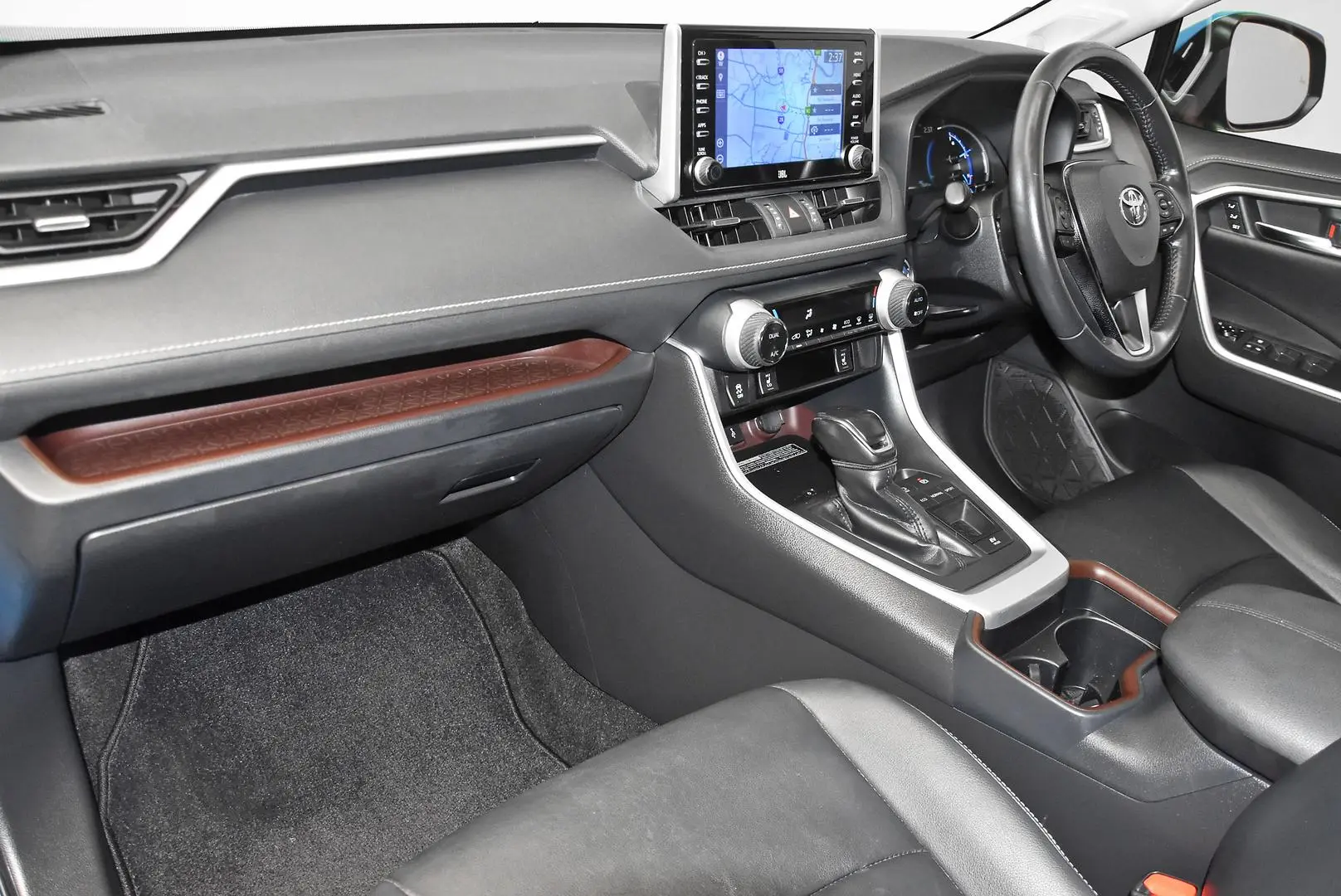 2020 Toyota RAV4 Gallery Image 17