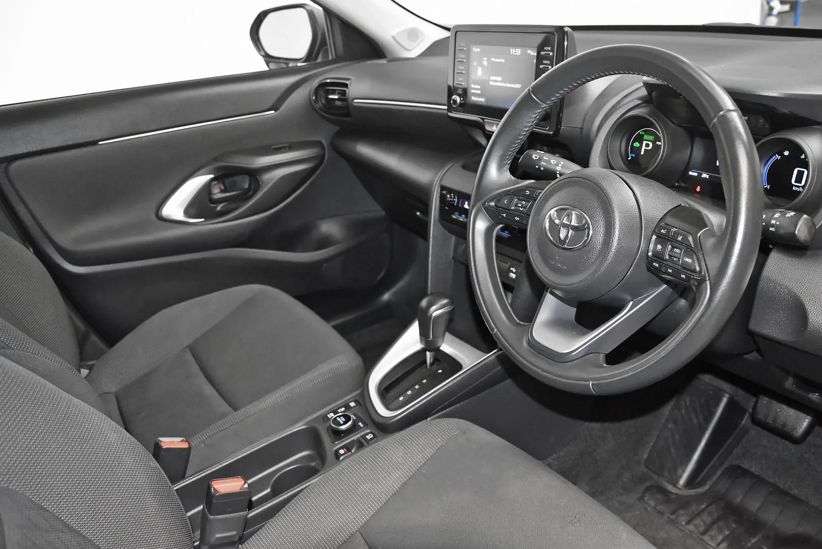 2022 Toyota Yaris Cross Gallery Image 9