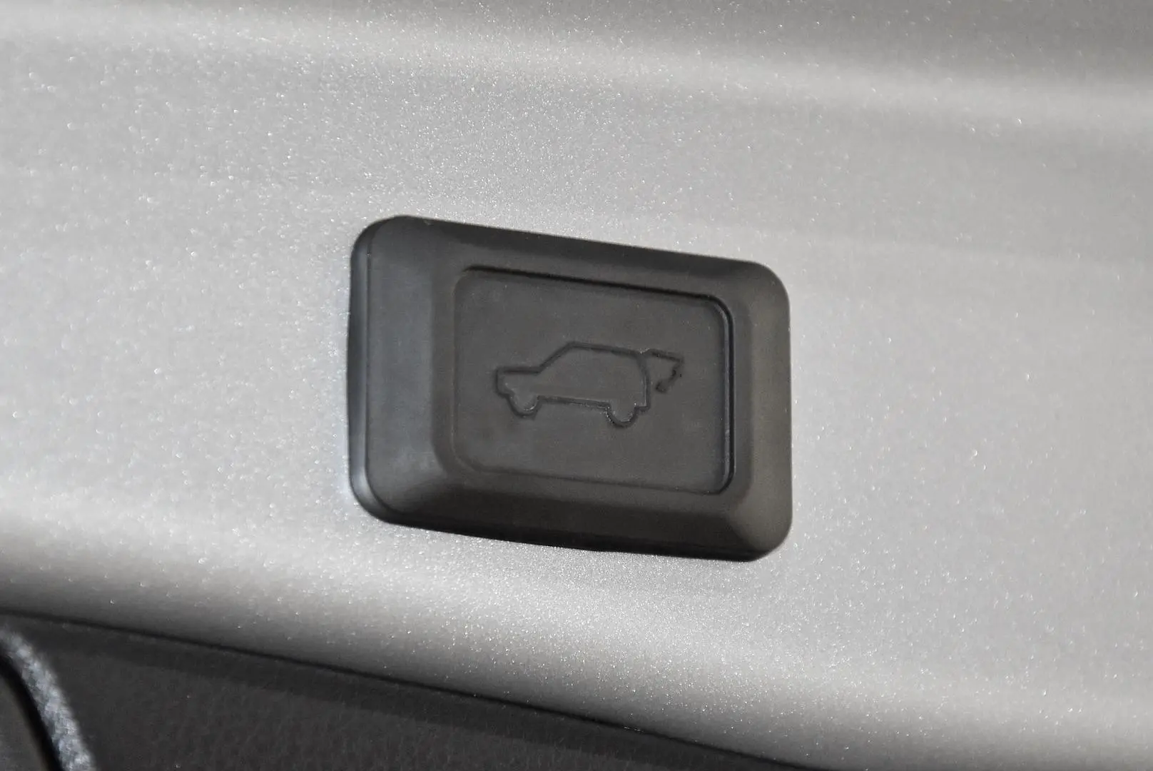 2025 Toyota RAV4 Gallery Image 22