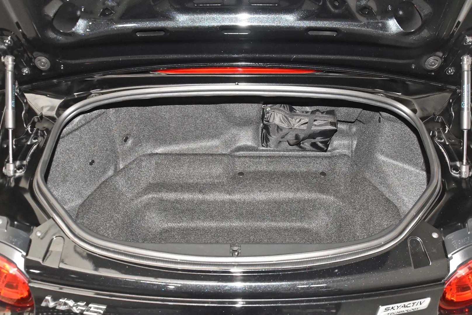 2015 Mazda MX-5 Gallery Image 18