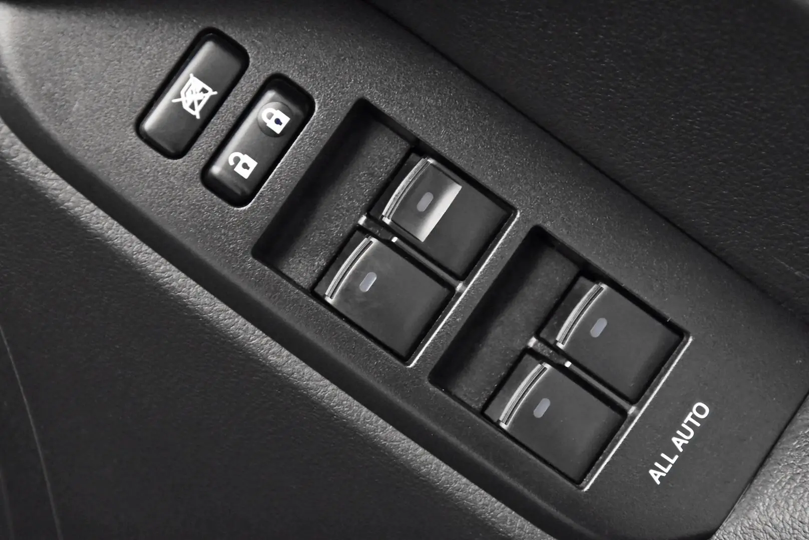 2021 Toyota Landcruiser Prado Gallery Image 8