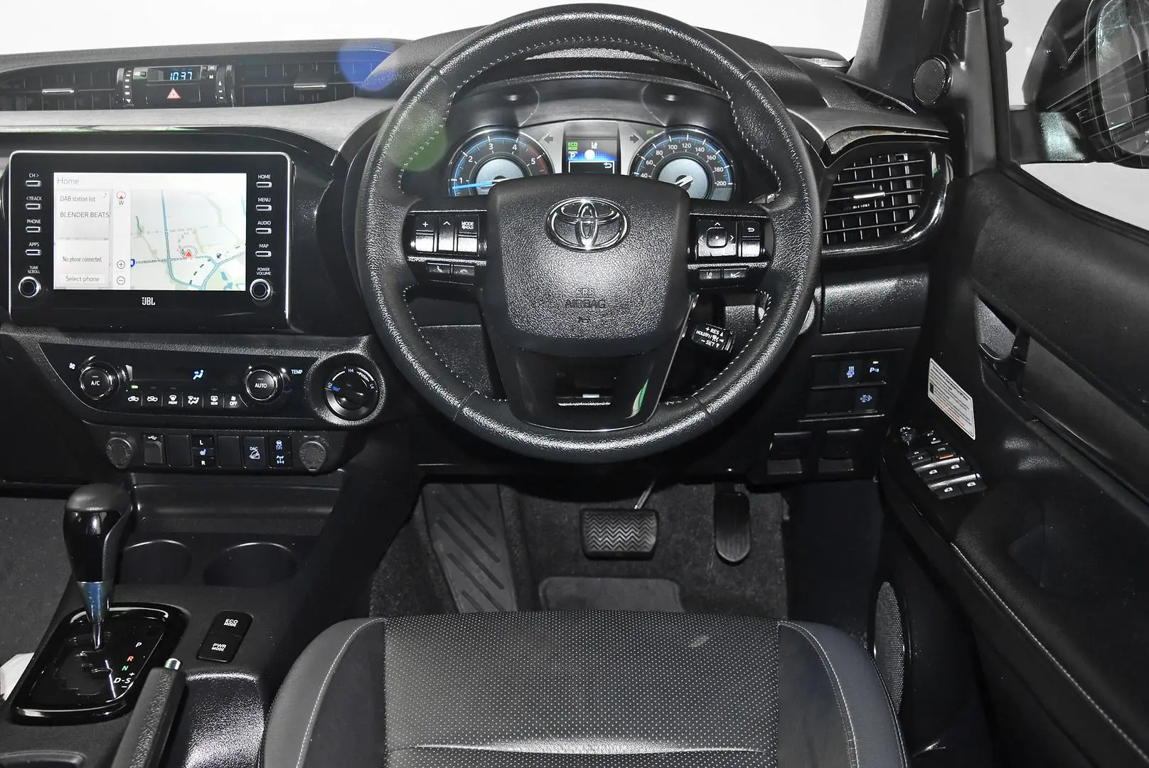 2021 Toyota Hilux Gallery Image 15