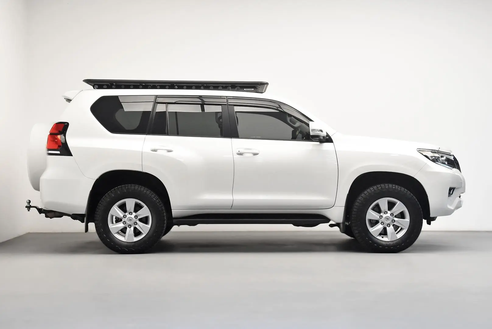 2021 Toyota Landcruiser Prado Gallery Image 3