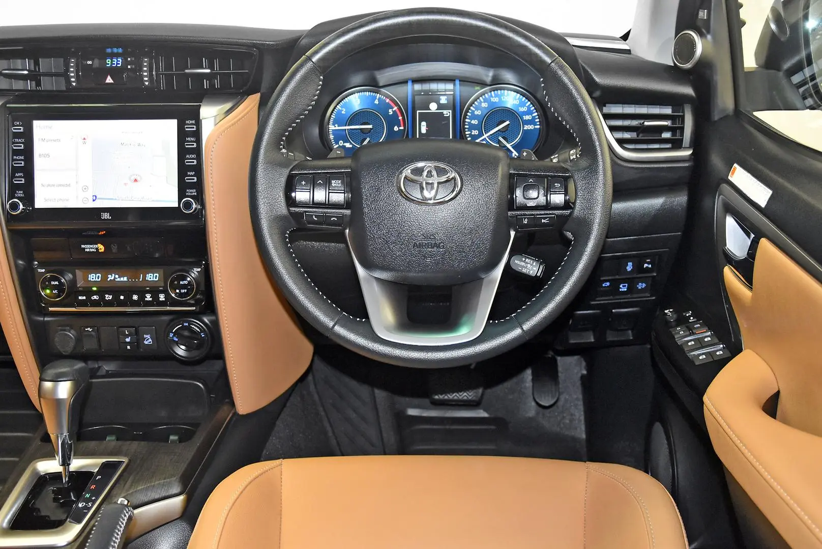 2023 Toyota Fortuner Gallery Image 14