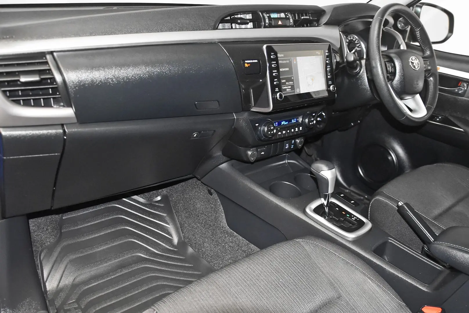 2023 Toyota Hilux Gallery Image 17