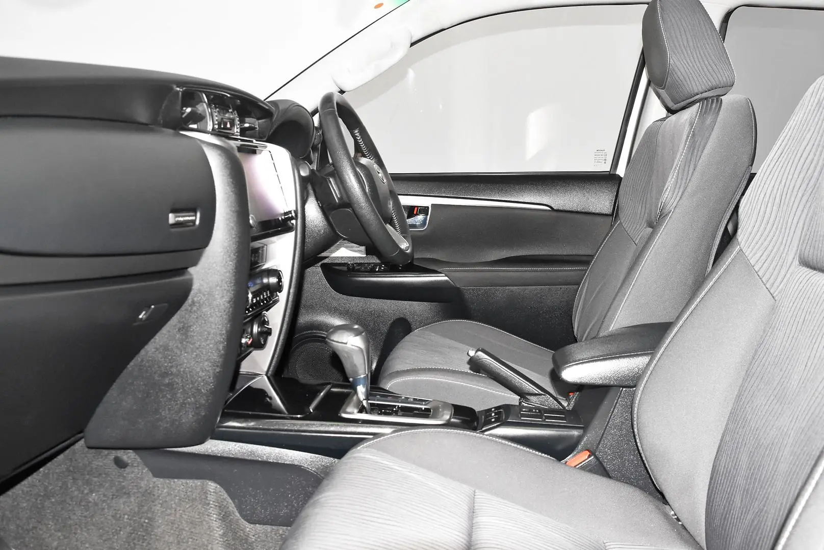 2022 Toyota Fortuner Gallery Image 16