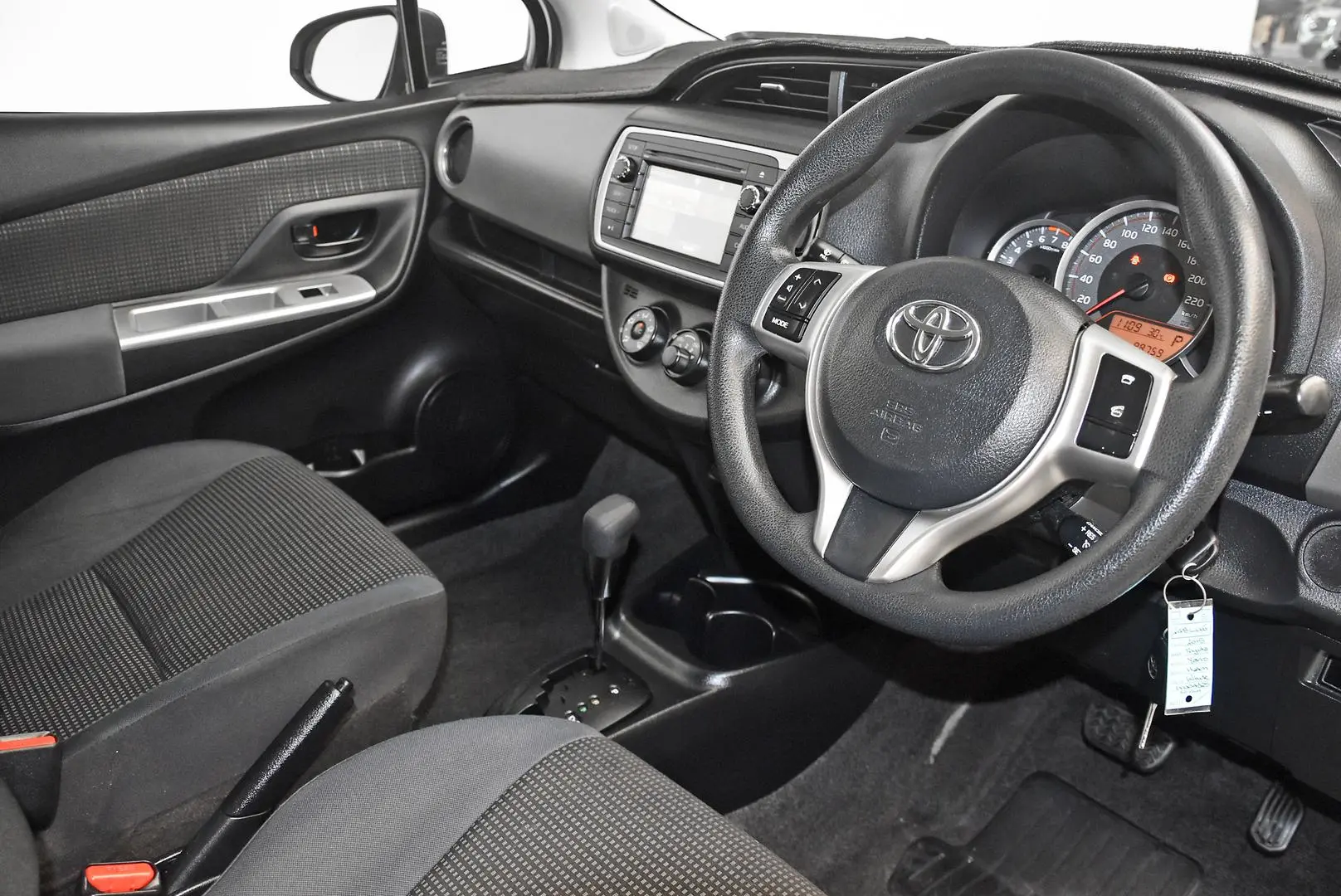 2015 Toyota Yaris Gallery Image 8