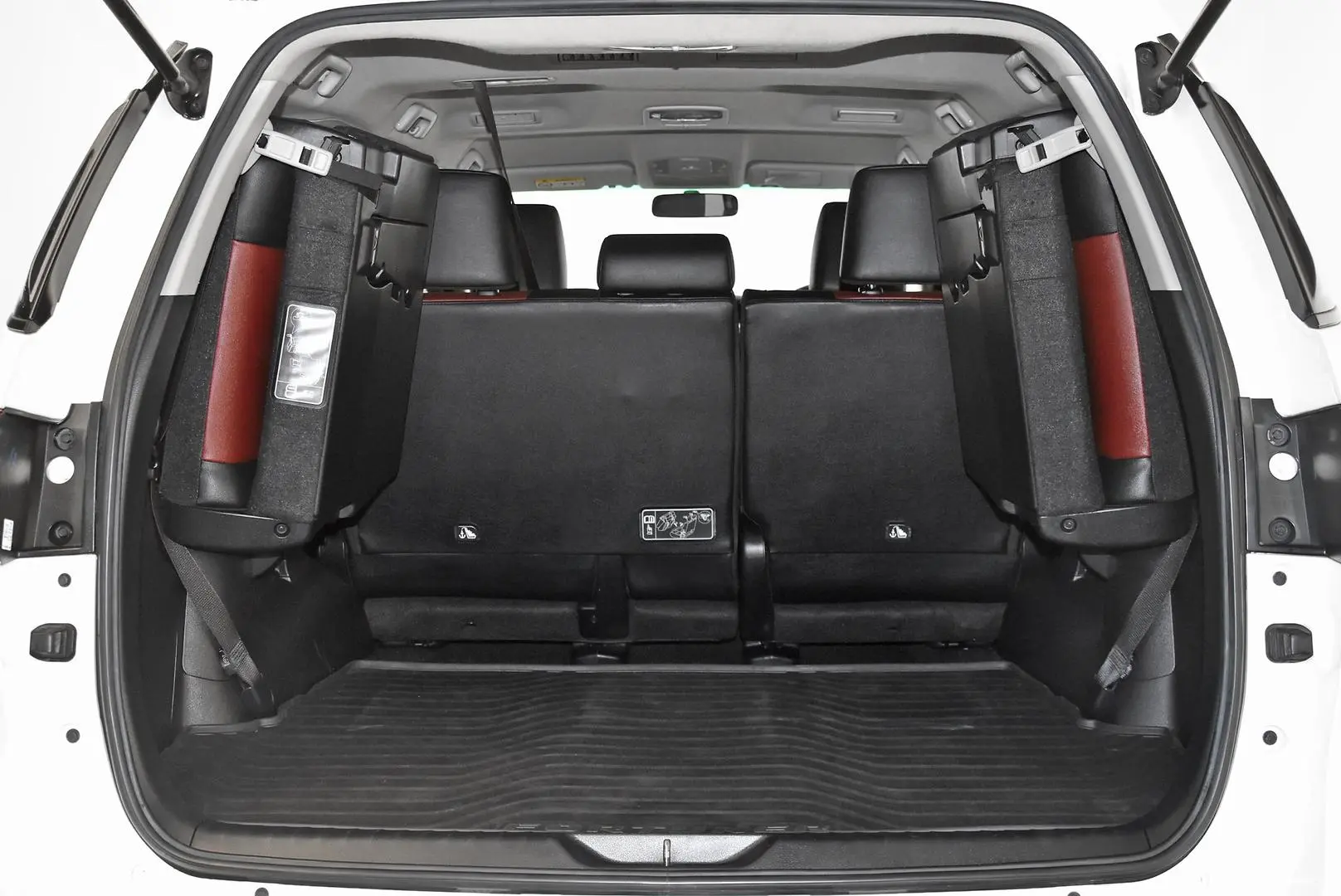 2018 Toyota Fortuner Gallery Image 19
