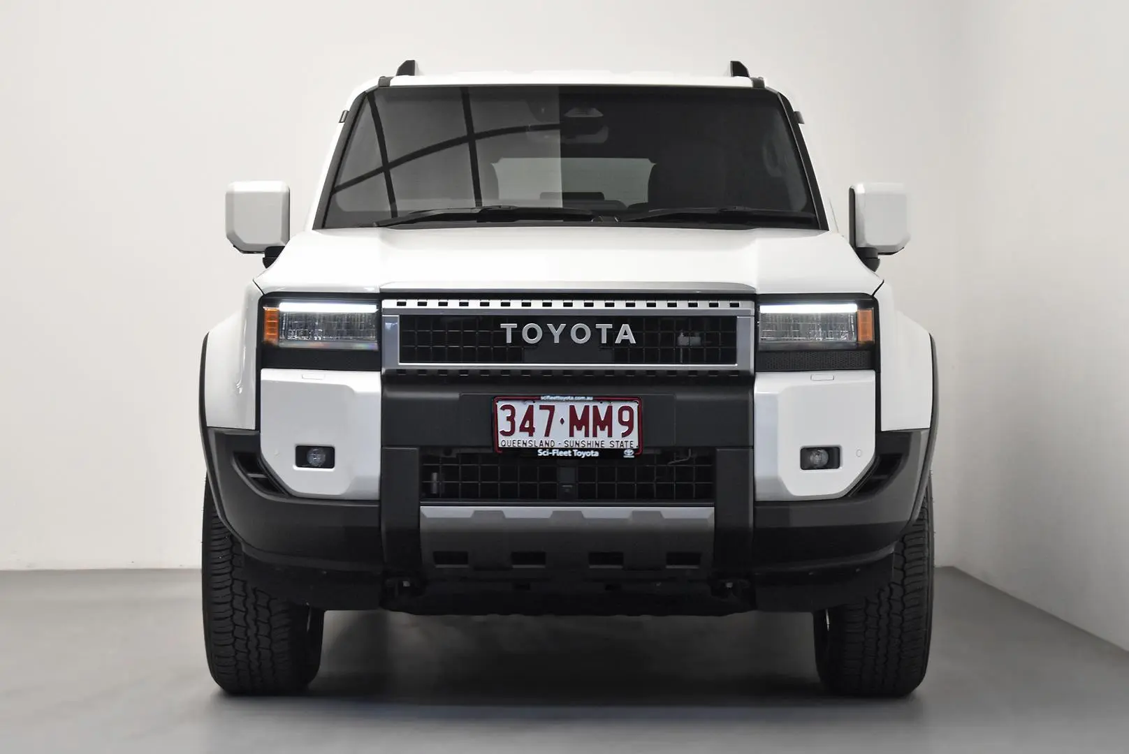 2025 Toyota Landcruiser Prado Gallery Image 2