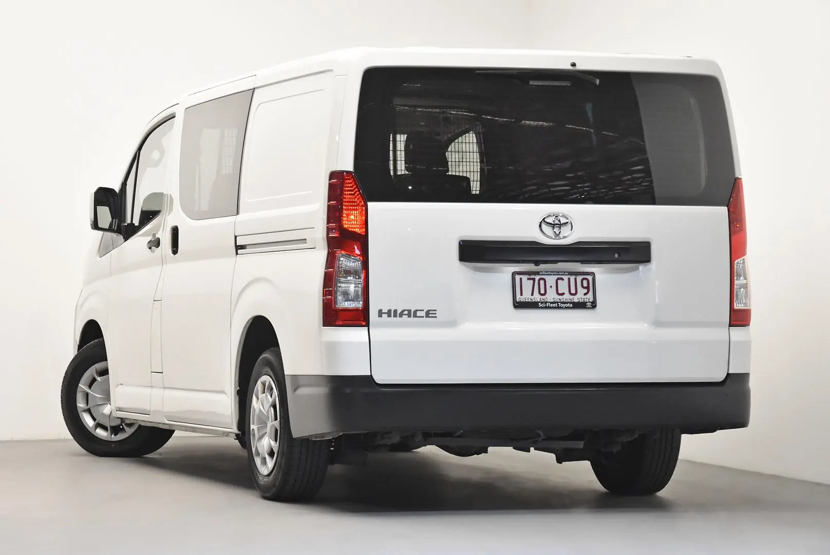 2021 Toyota Hiace Gallery Image 5