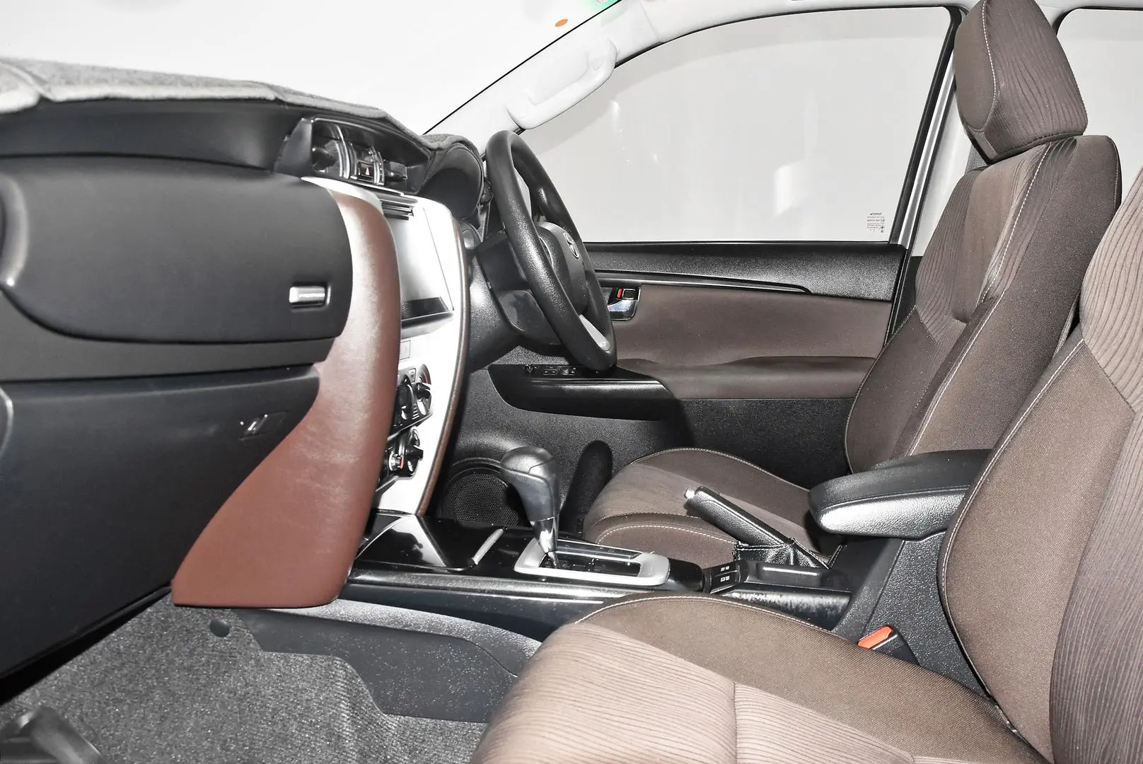 2016 Toyota Fortuner Gallery Image 16