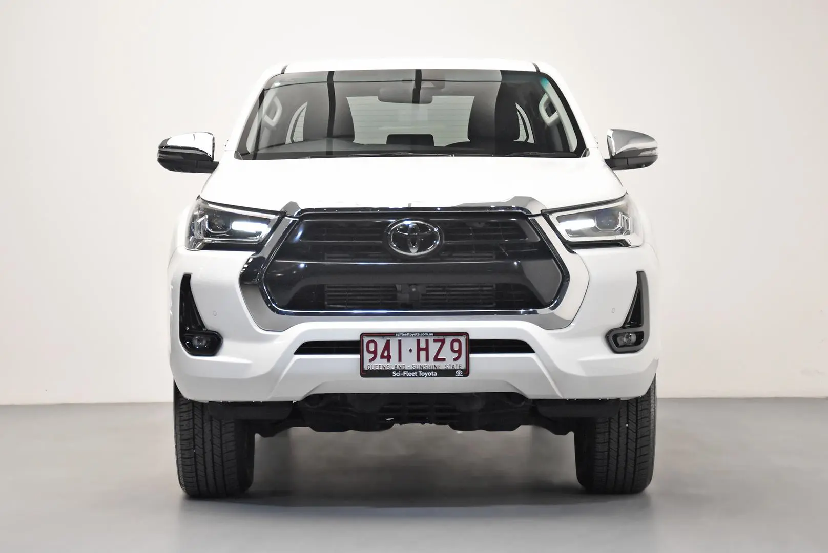 2023 Toyota Hilux Gallery Image 2