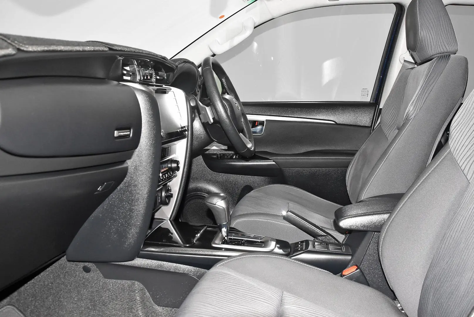 2021 Toyota Fortuner Gallery Image 17