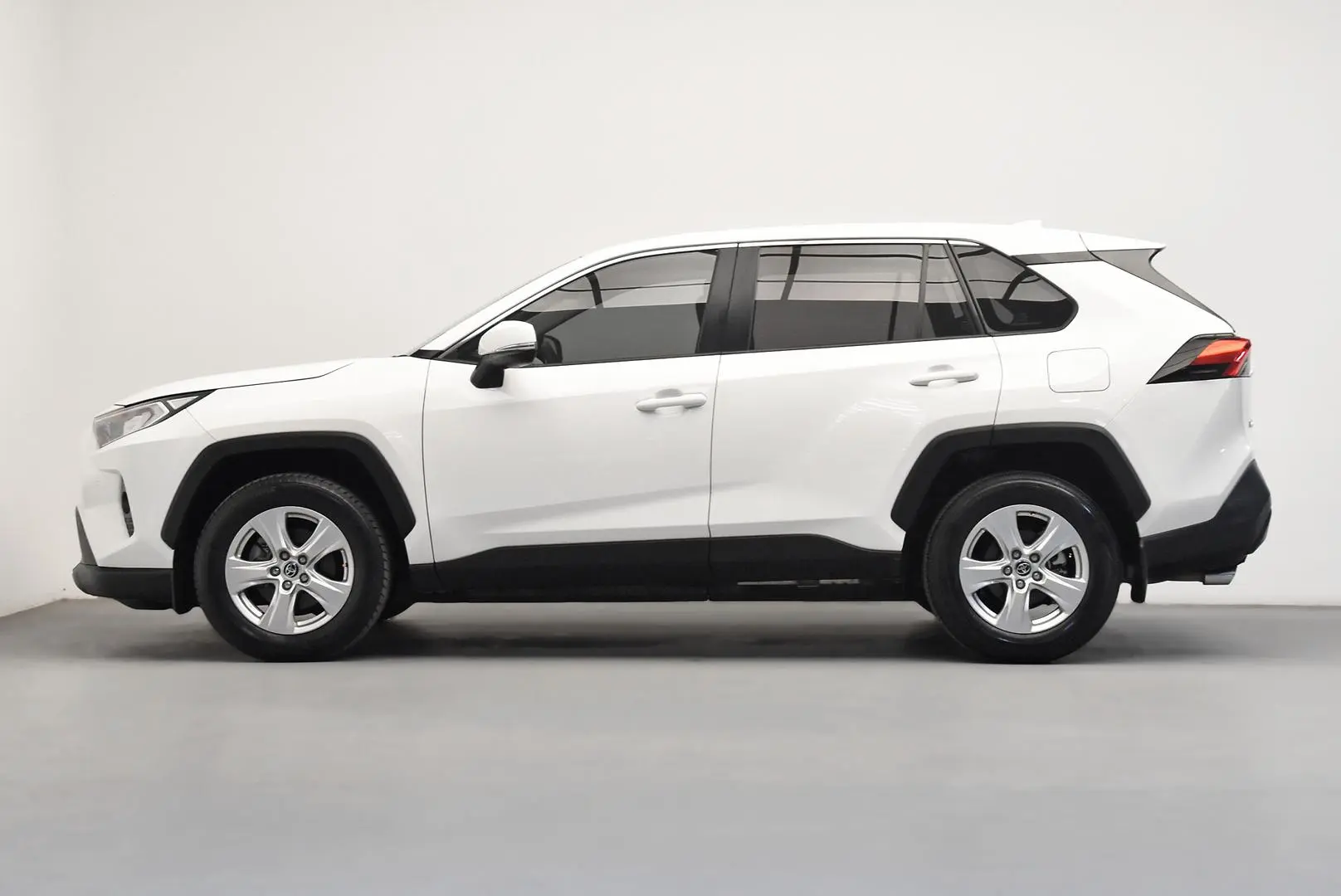 2020 Toyota RAV4 Gallery Image 4