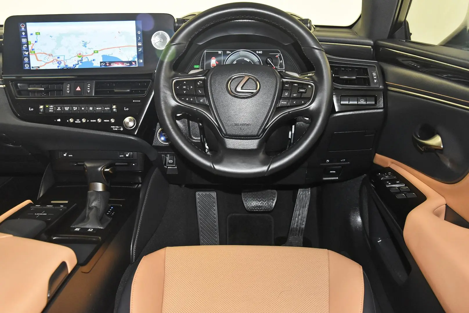 2022 Lexus ES Gallery Image 14