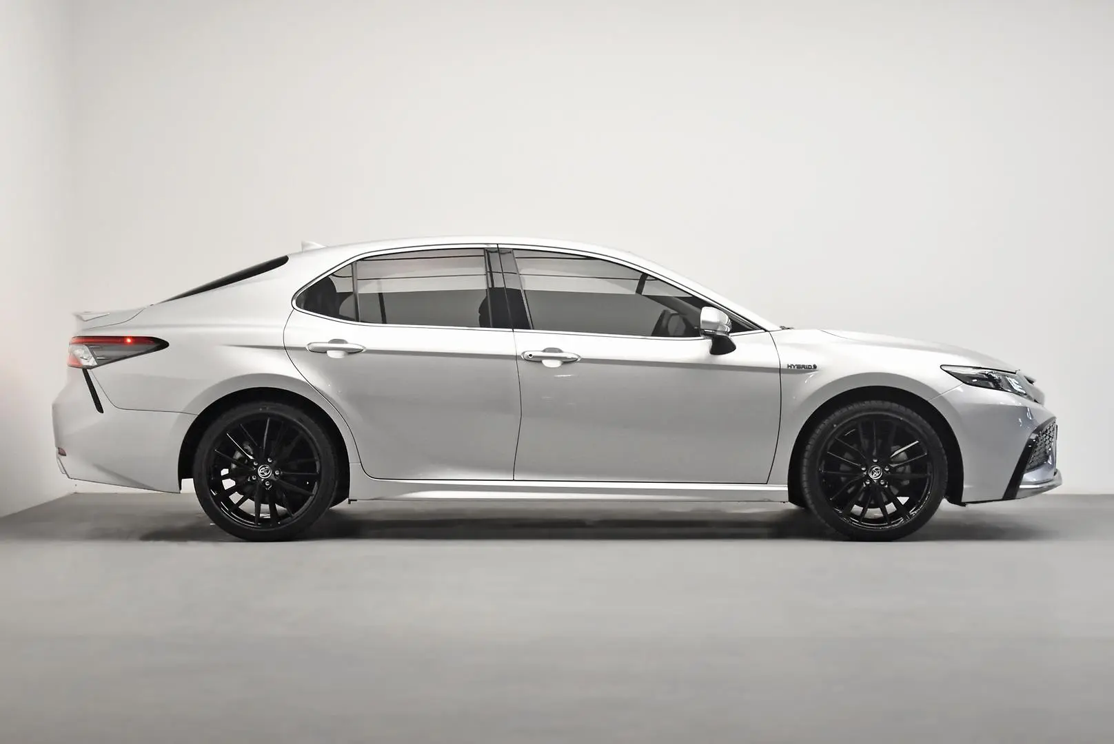 2022 Toyota Camry Gallery Image 3