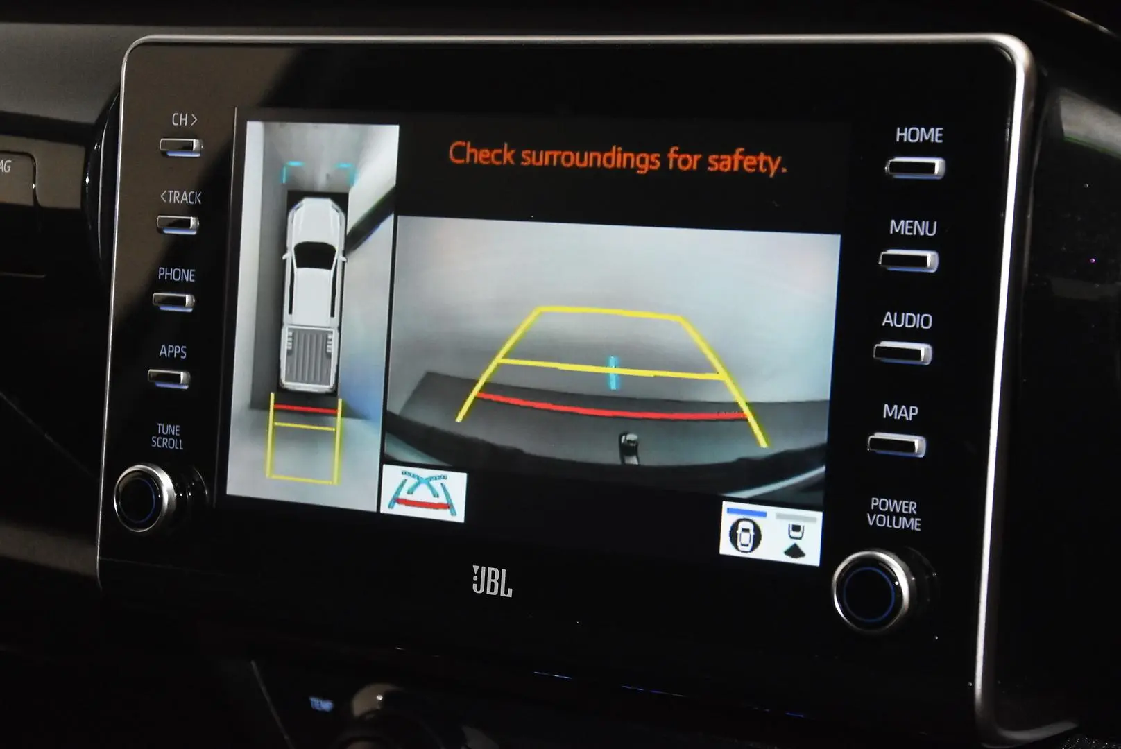 2025 Toyota Hilux Gallery Image 12