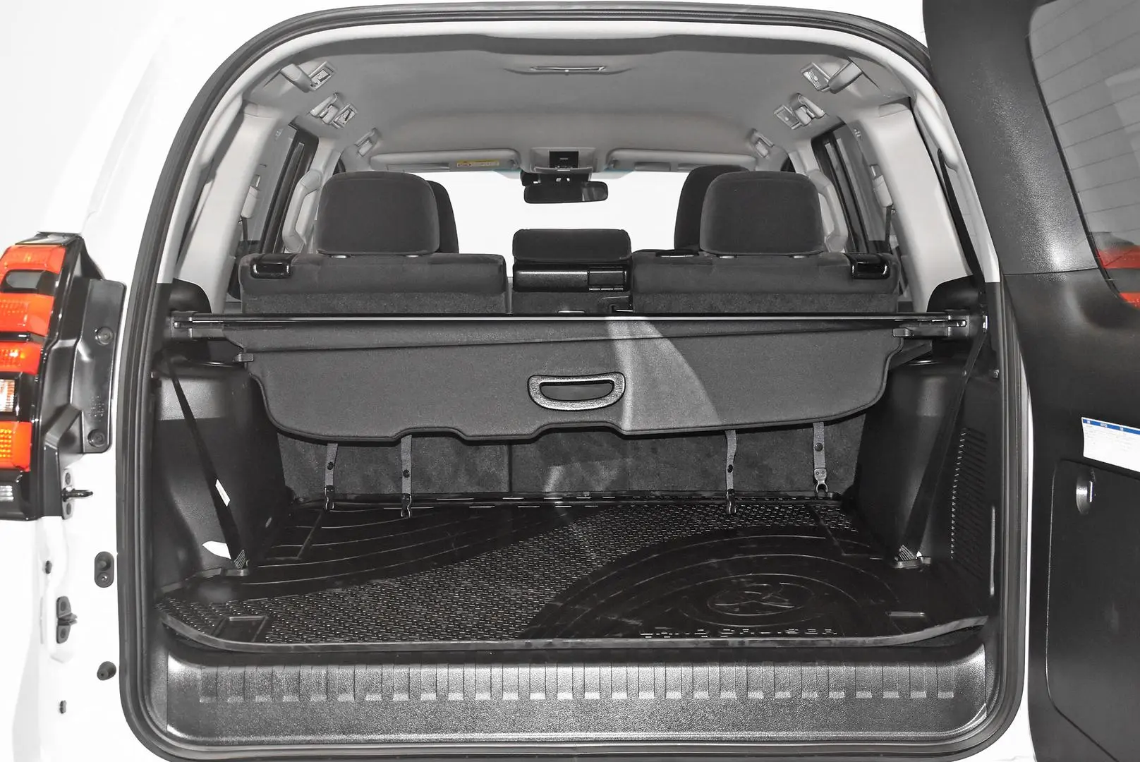 2022 Toyota Landcruiser Prado Gallery Image 19