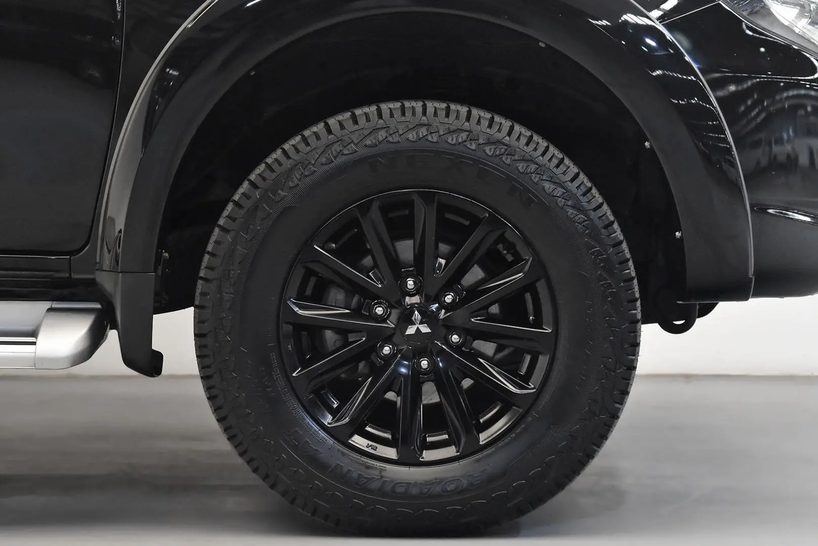 2017 Mitsubishi Triton Gallery Image 23