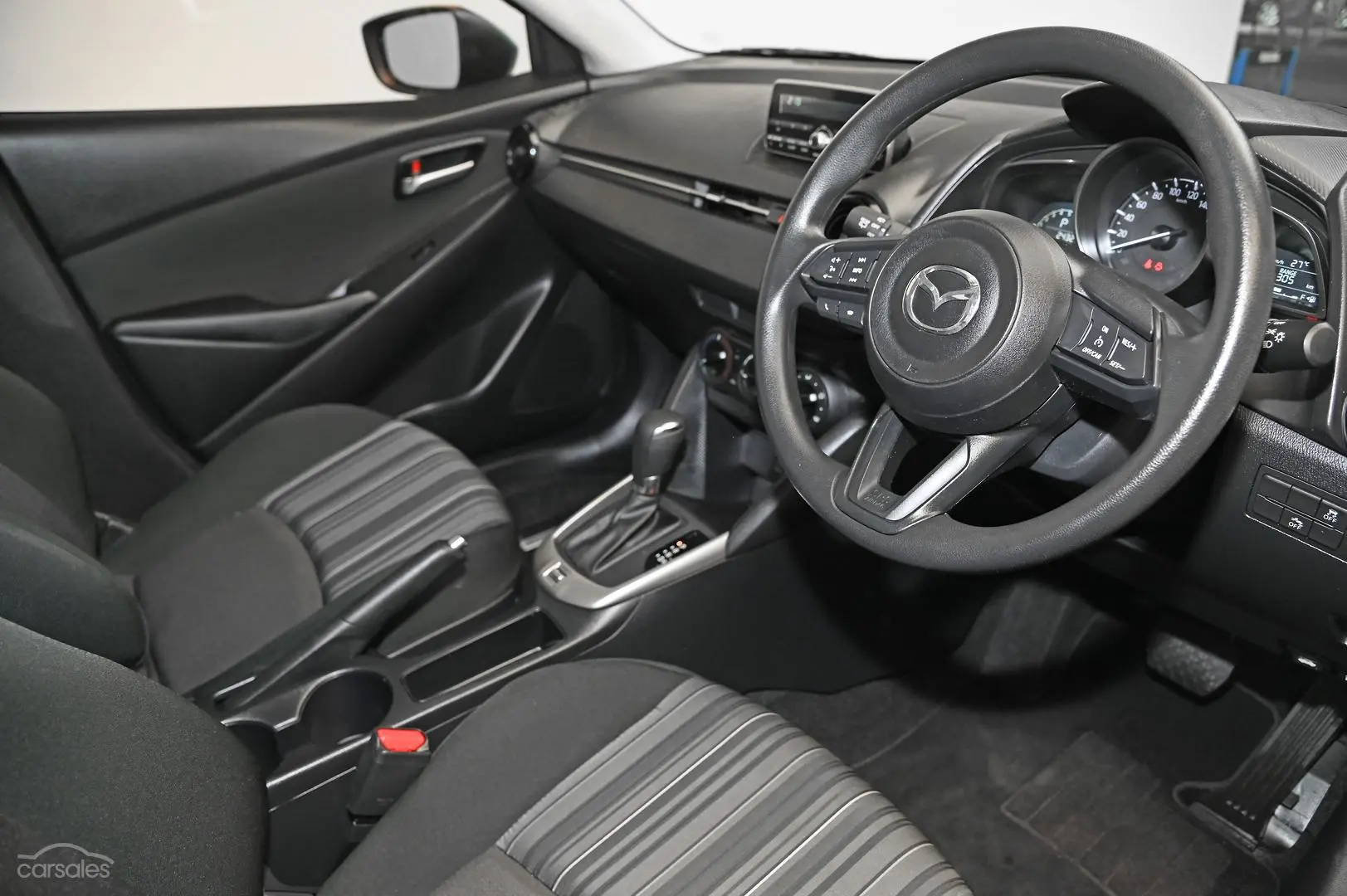 2017 Mazda 2 Image 8