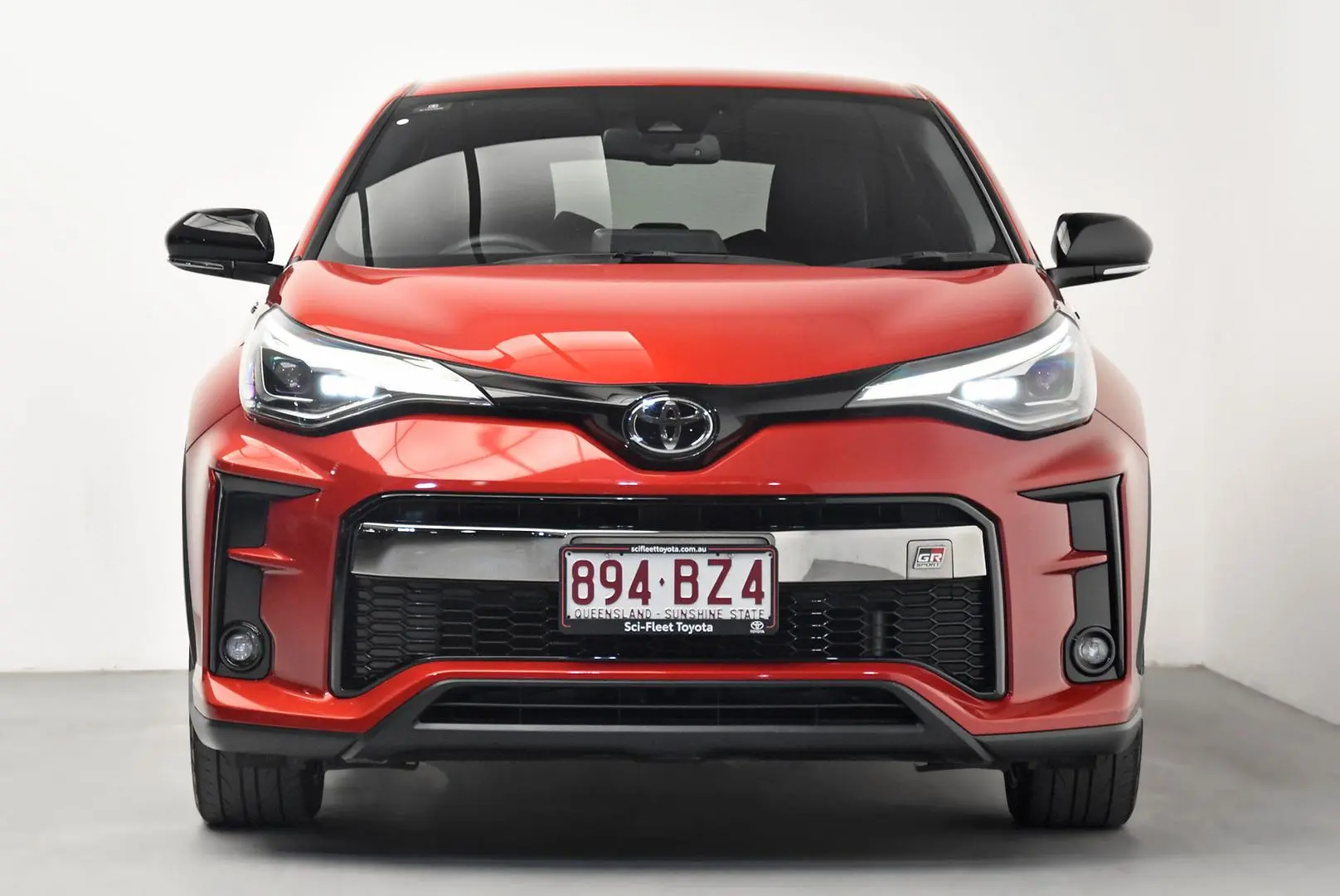 2021 Toyota C-HR Gallery Image 2