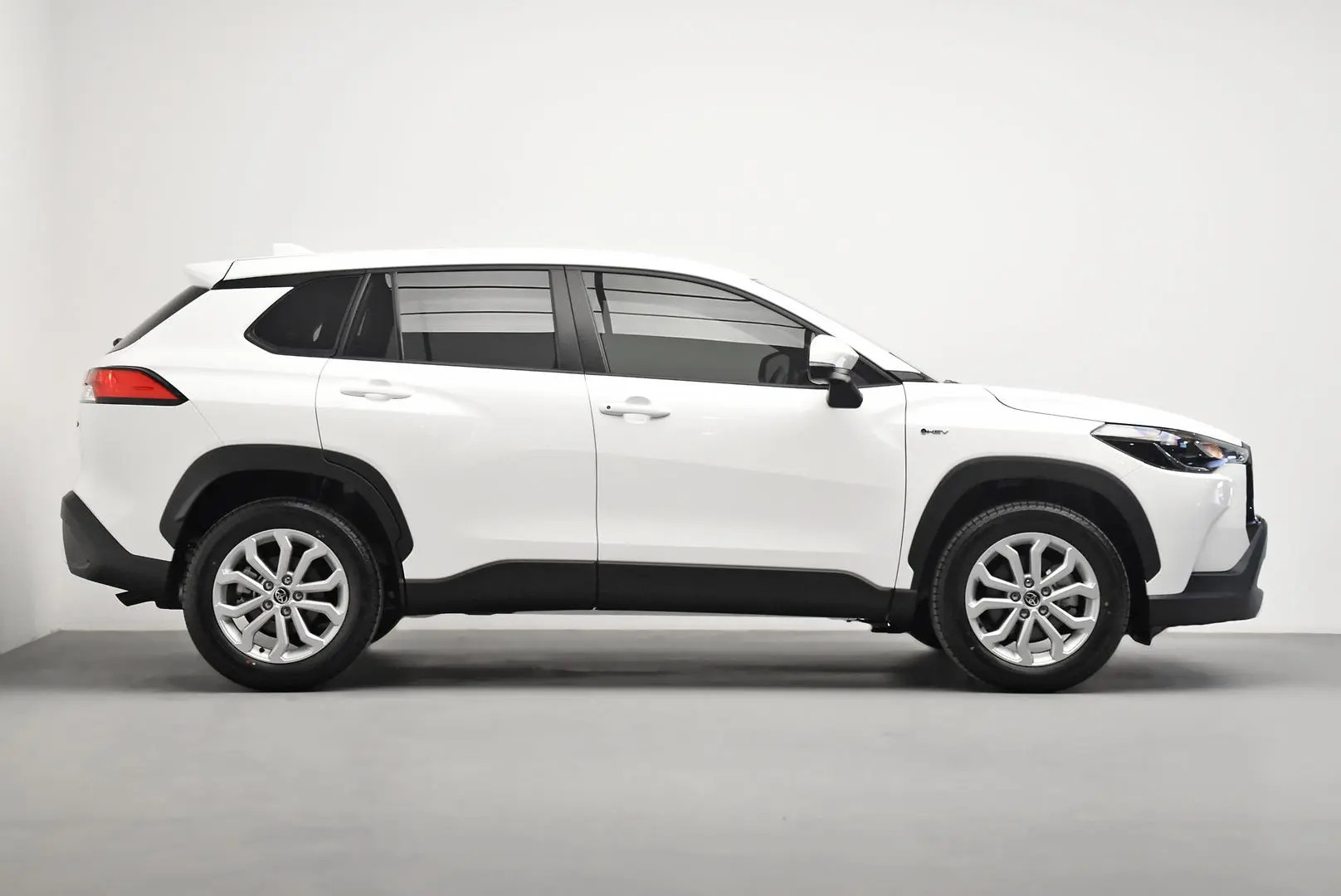 2025 Toyota Corolla Cross Gallery Image 3