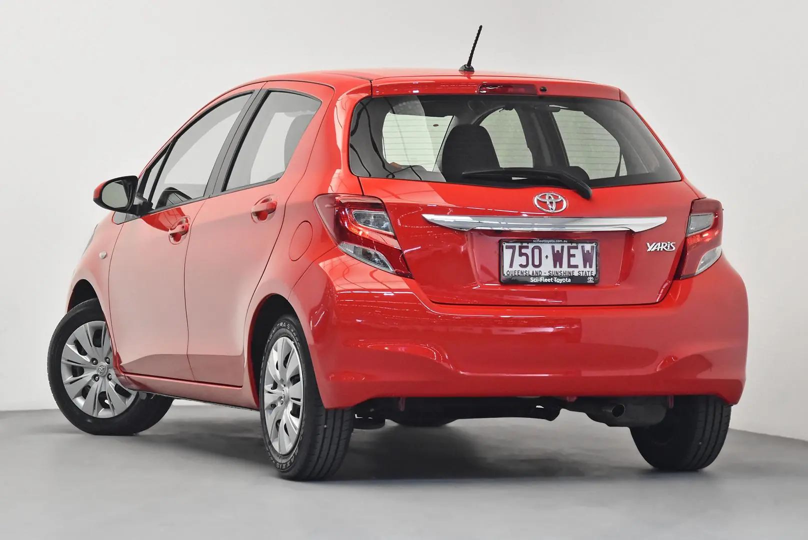 2016 Toyota Yaris Gallery Image 5