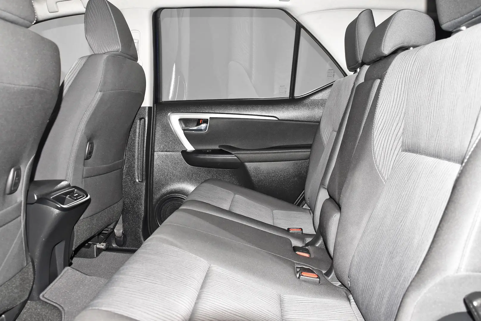 2021 Toyota Fortuner Gallery Image 18