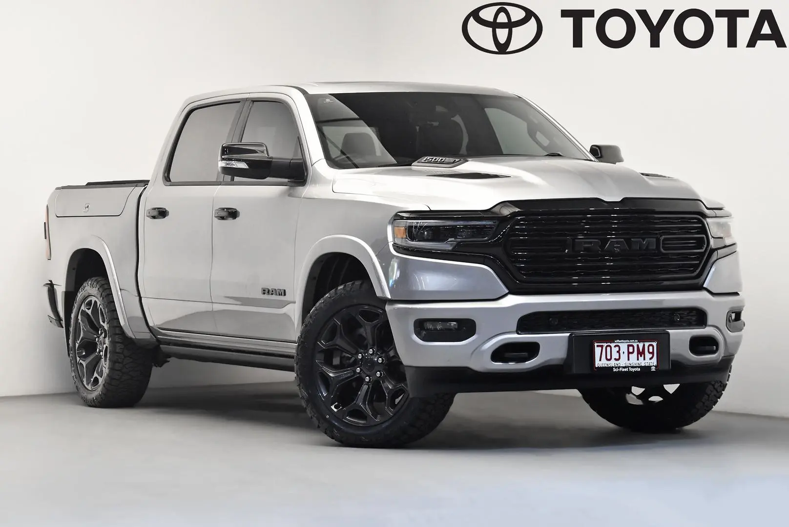 2024 RAM 1500 Gallery Image 1