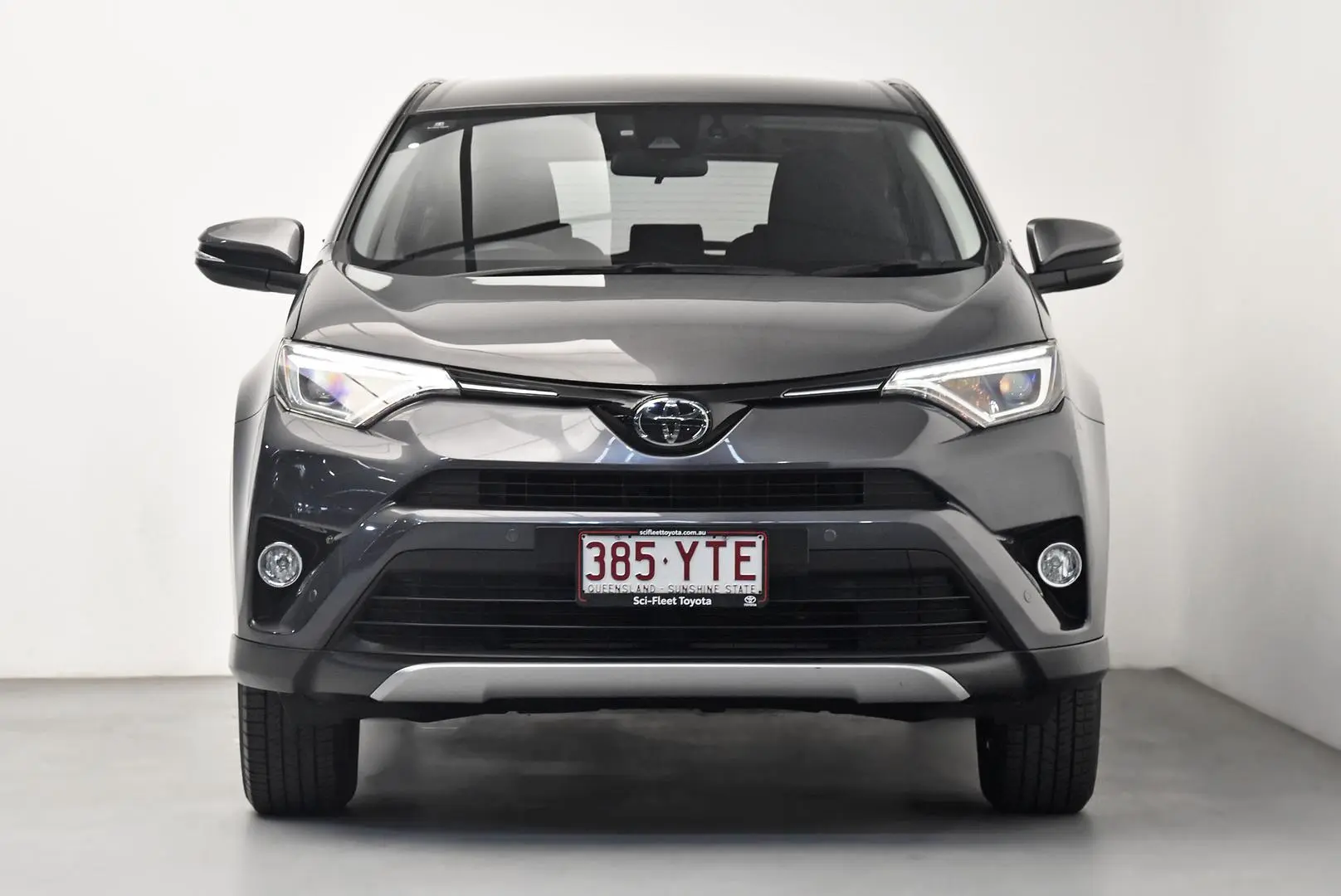 2018 Toyota RAV4 Gallery Image 2