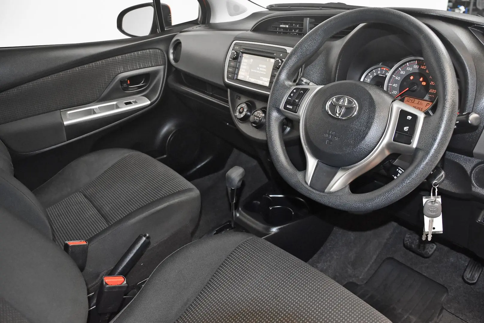 2015 Toyota Yaris Gallery Image 8