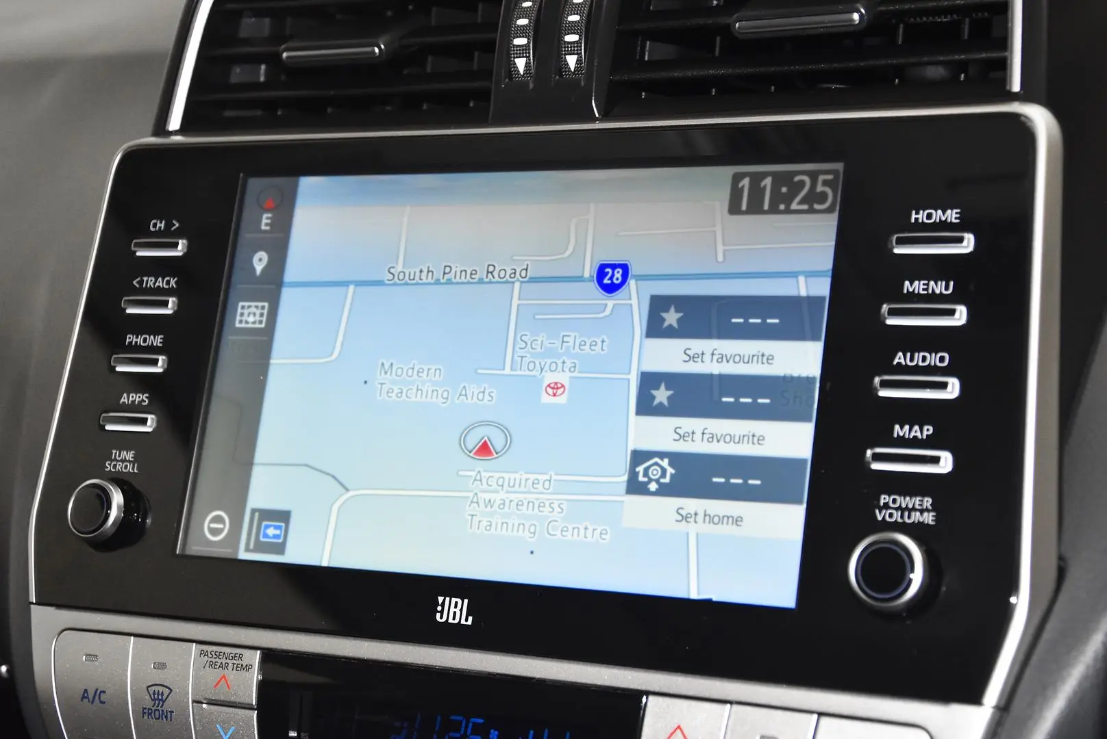 2023 Toyota Landcruiser Prado Gallery Image 11