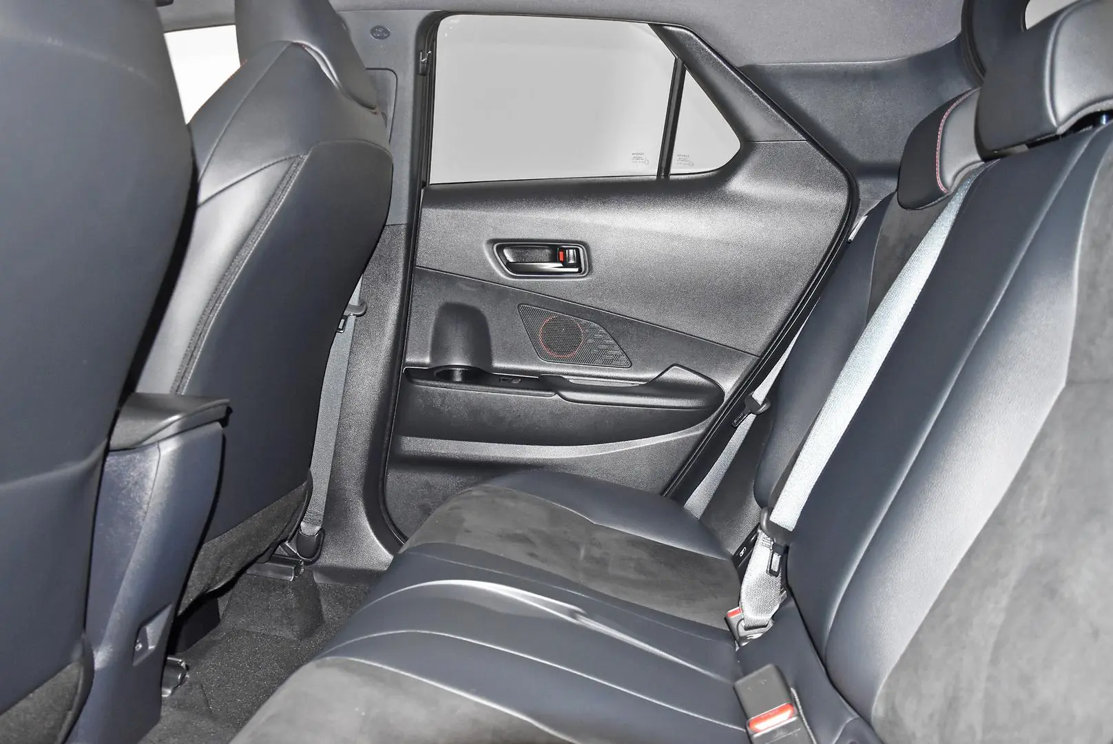 2023 Toyota C-HR Gallery Image 19