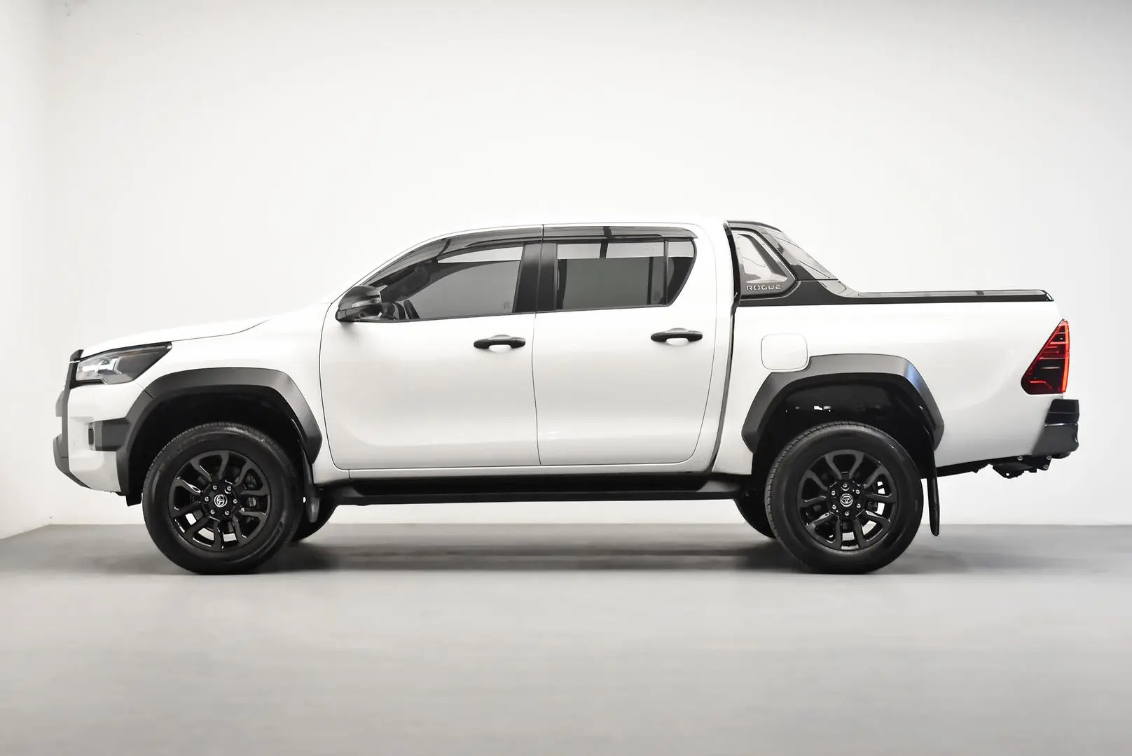 2023 Toyota Hilux Gallery Image 4