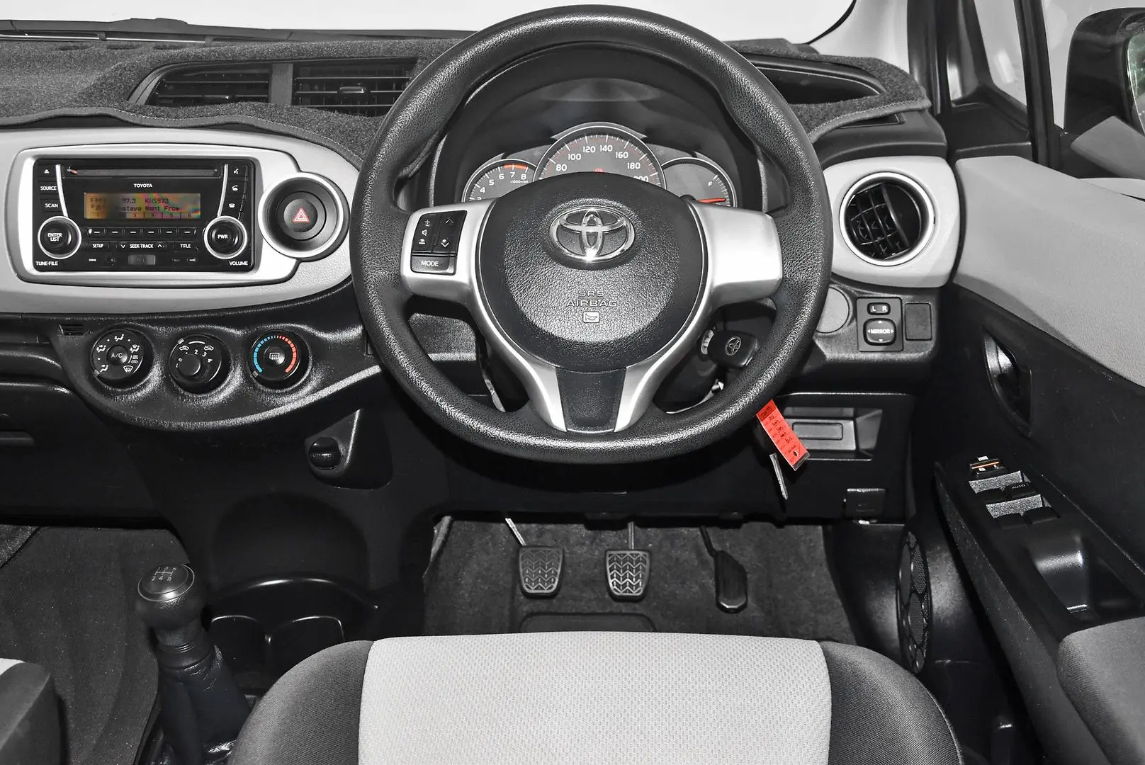 2013 Toyota Yaris Gallery Image 14