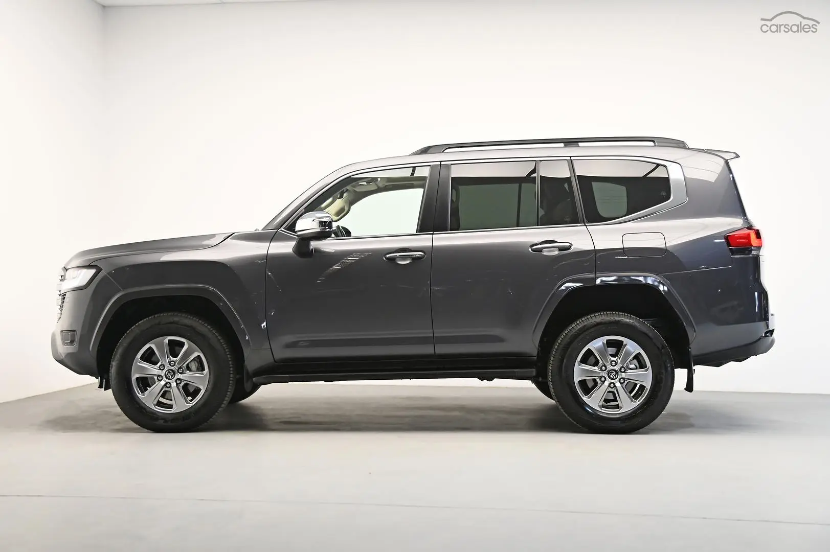 2023 Toyota Landcruiser Image 4