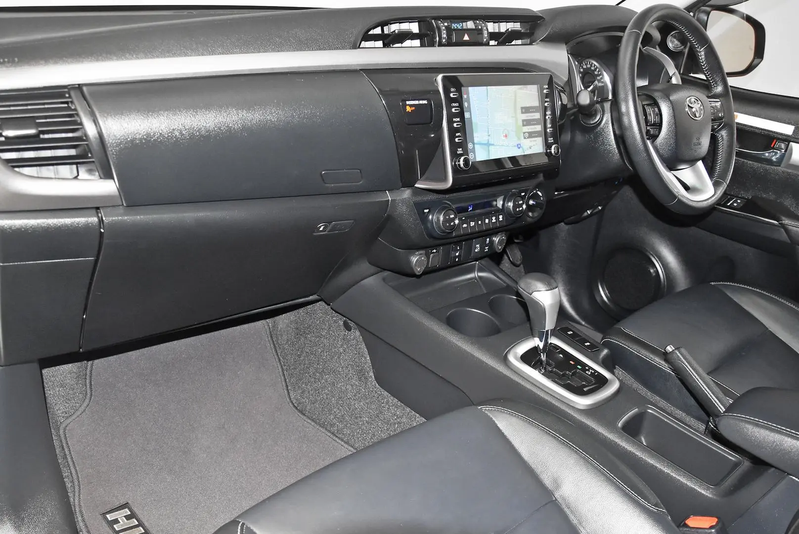 2023 Toyota Hilux Gallery Image 17